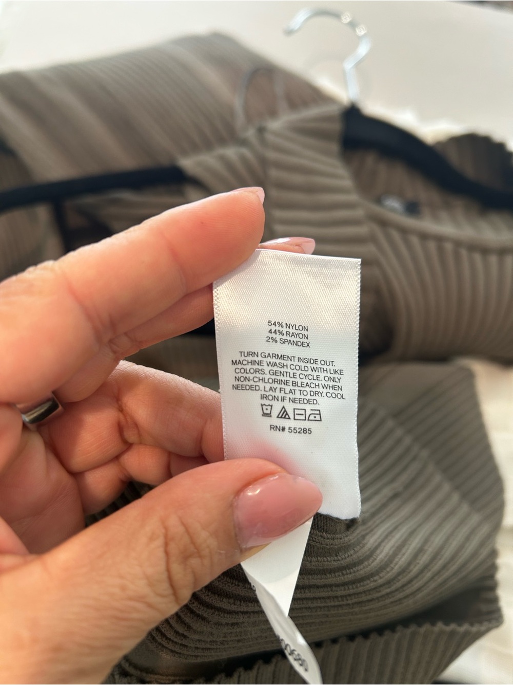 Express Body Contour body on fitted Midi Dress Medium - Picture 11 of 12